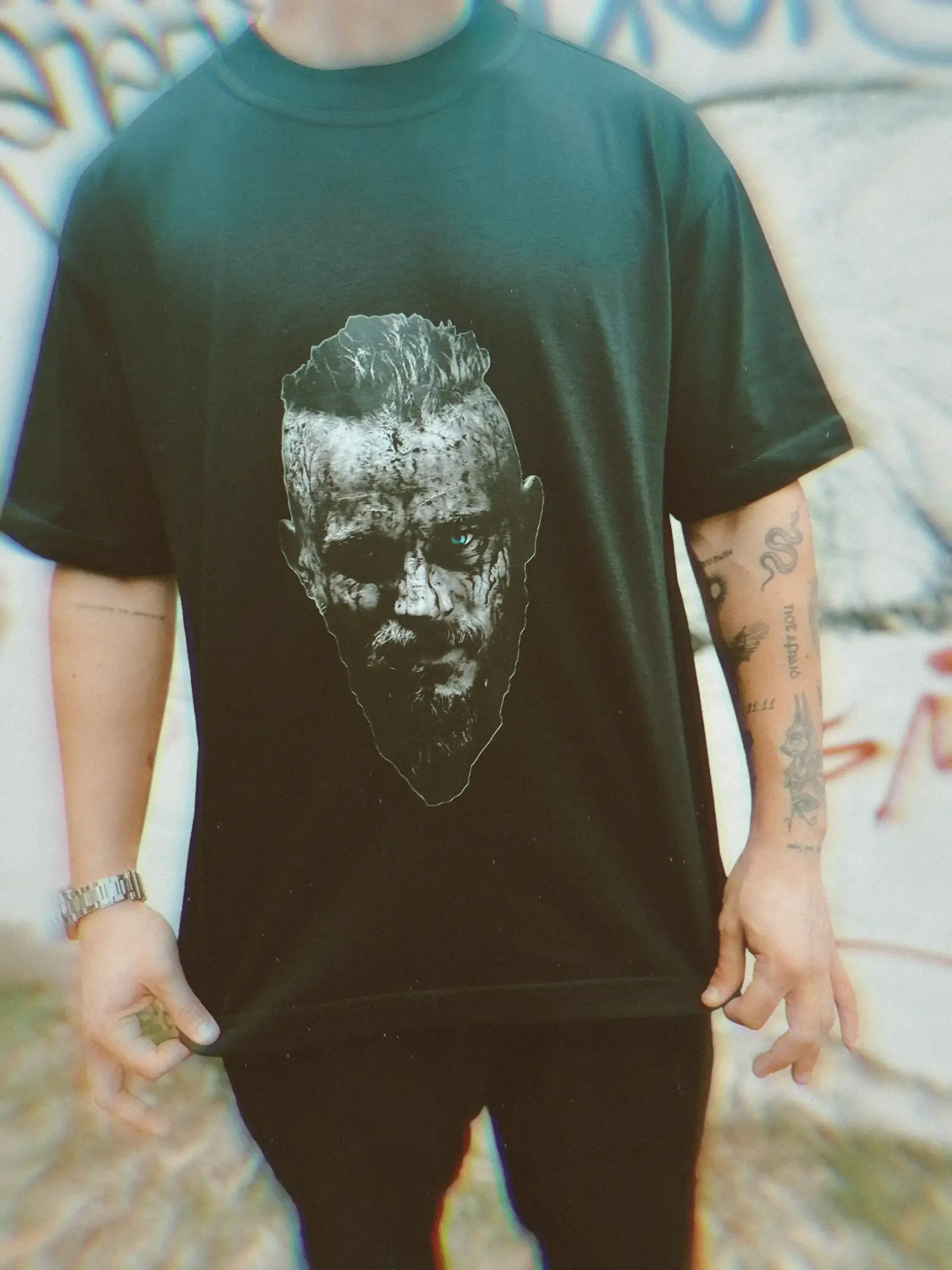 REMERA HOMBRE OVERSIZE NEGRA RANGAR LOTHBROK